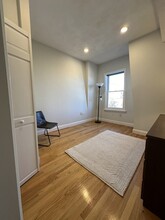 587 E 4th St in Boston, MA - Foto de edificio - Building Photo