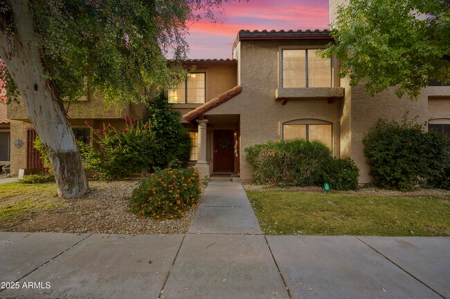 property at 4901 E Kelton Ln