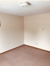 1603 Athena Dr in Kent, OH - Foto de edificio - Building Photo