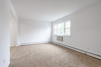 Brookside Garden Apartments in Harriman, NY - Foto de edificio - Interior Photo