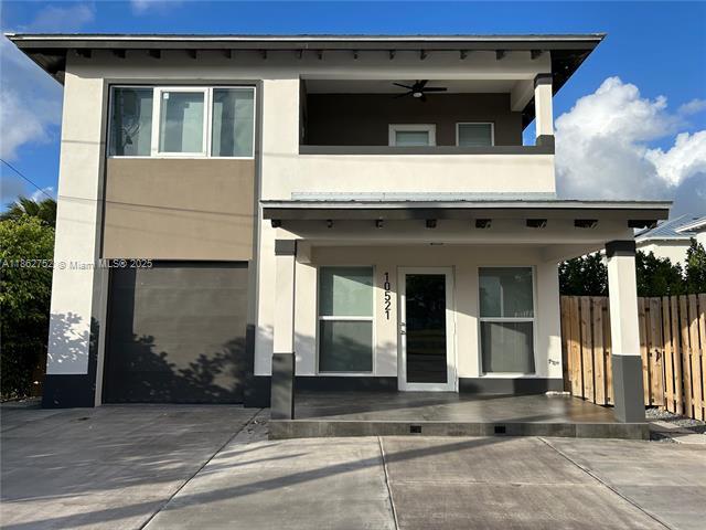 10521 SW 180th St in Miami, FL - Foto de edificio
