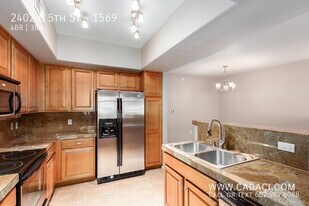 2402 E 5th St in Tempe, AZ - Building Photo