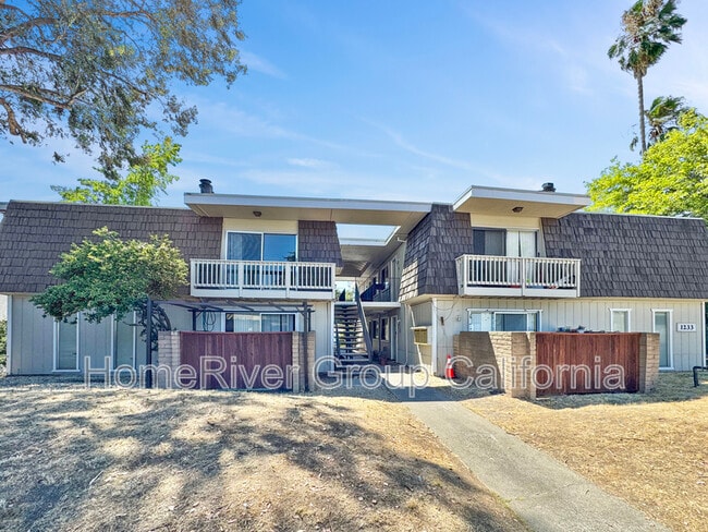 1233 Dealynn St in Sacramento, CA - Building Photo - Building Photo