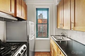 536 E 79th St in New York, NY - Building Photo - Building Photo