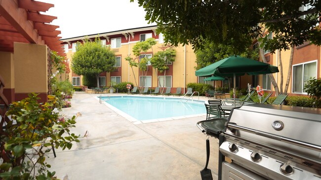 Park Apartments Irvine, the finest in affo... photo'