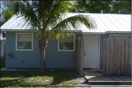 Apartment Complex in Vero Beach, FL - Foto de edificio - Building Photo