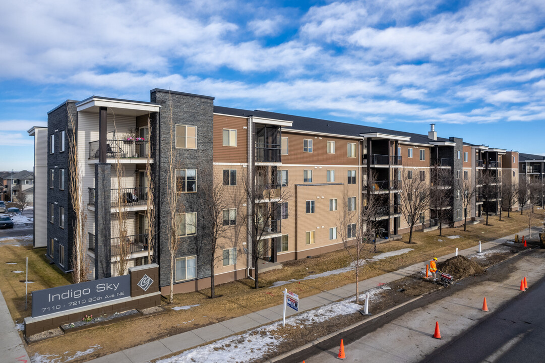 7180 80 Ave NE in Calgary, AB - Building Photo