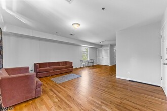 448 S 13th St, Unit 2 in Newark, NJ - Building Photo - Building Photo