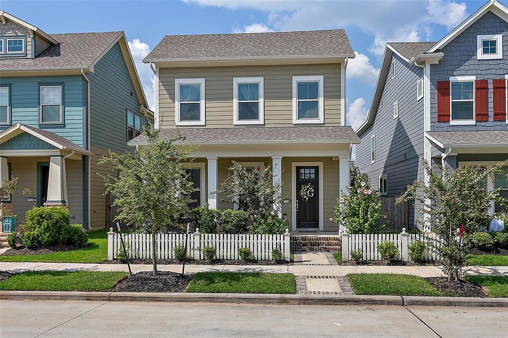 18122 Moonlit River Dr in Cypress, TX - Building Photo