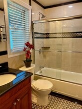 82 Park Ave in Amityville, NY - Building Photo - Building Photo