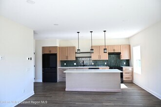 502 Lattintown Rd in Marlboro, NY - Building Photo - Building Photo