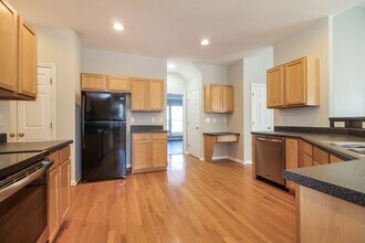 6 Mountain Rose Ct in Simpsonville, SC - Foto de edificio - Building Photo