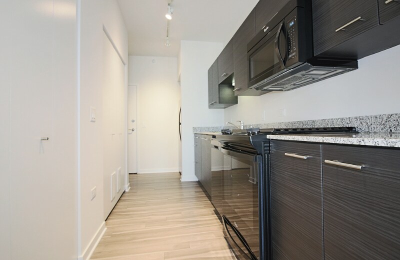 158 W Chicago Ave in Chicago, IL - Building Photo