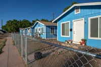 700-724 B St in Brawley, CA - Foto de edificio - Building Photo