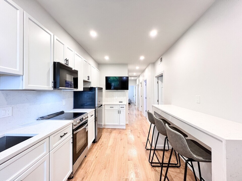 90 Mt Vernon St-Unit -2 in Boston, MA - Building Photo