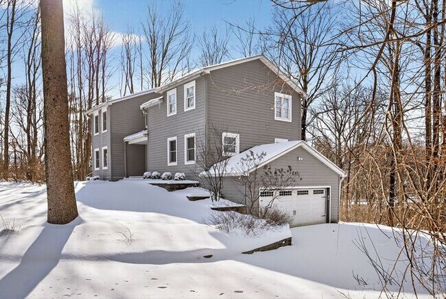 9608 Copley Dr in Indianapolis, IN - Foto de edificio - Building Photo