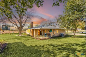 344 Alves Ln in New Braunfels, TX - Building Photo - Building Photo