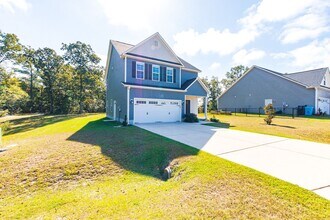 608 Feather Ct in Richlands, NC - Building Photo - Building Photo