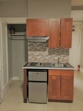 1324 Locust St, Unit 821 in Philadelphia, PA - Building Photo - Building Photo