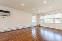 1340 Cayuga Ave in North Bellmore, NY - Building Photo - Building Photo