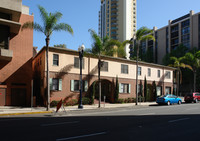 Las Lomitas Apartments in San Diego, CA - Foto de edificio - Building Photo