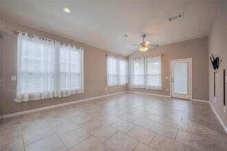 5323 Royal Press Dr in Katy, TX - Building Photo - Building Photo