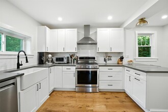 1 Kennedy Pl in Yonkers, NY - Building Photo - Building Photo