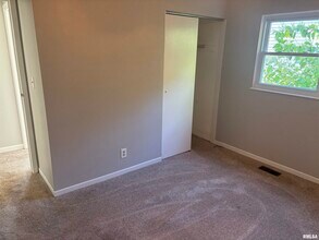 3813 W Brighton Ave in Peoria, IL - Building Photo - Building Photo