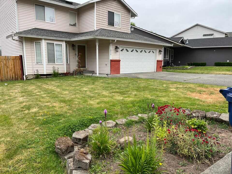 10116 62nd Dr NE in Marysville, WA - Building Photo