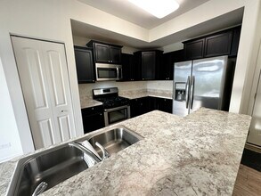 652 Anchorage Ct in Pingree Grove, IL - Building Photo - Building Photo