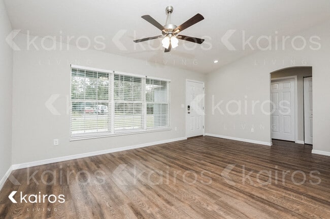 15930 SW 35th Court Rd in Ocala, FL - Foto de edificio - Building Photo