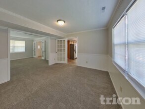 7396 Autumn Ct in Avon, IN - Foto de edificio - Building Photo