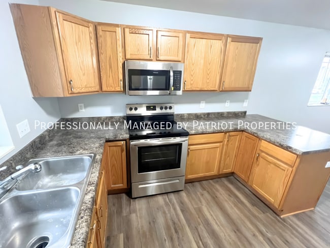 319 Tall Grass Trail in Sun Prairie, WI - Building Photo - Building Photo