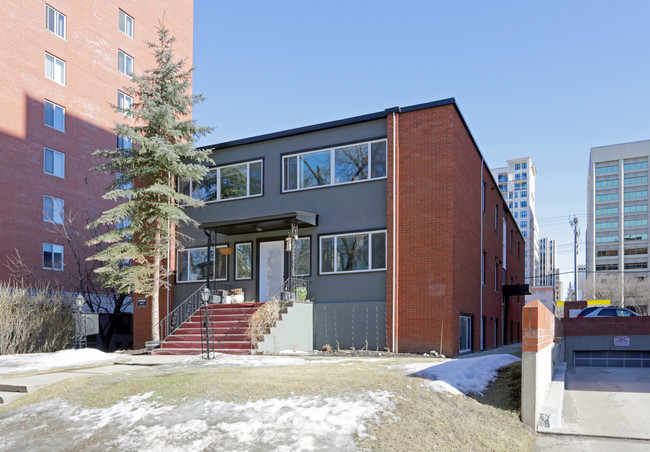 Devonian Court in Edmonton, AB - Building Photo - Primary Photo