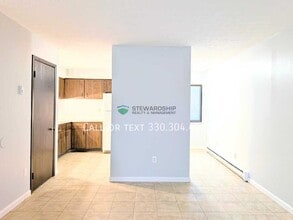 311 Engadine Ct in Sugarcreek, OH - Foto de edificio - Building Photo