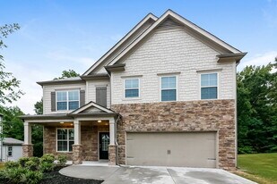 5158 Amberland Square in Atlanta, GA - Building Photo