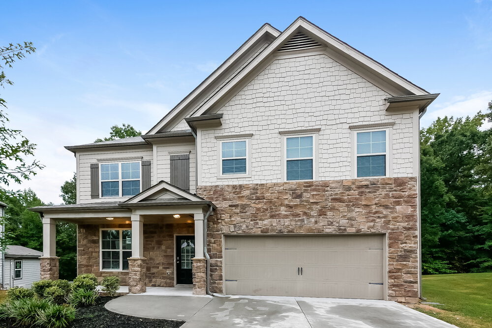 5158 Amberland Square in Atlanta, GA - Building Photo