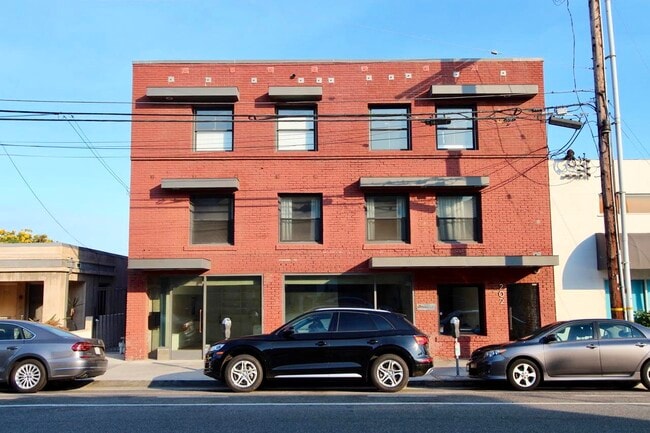 202 Bicknell Ave, Unit UNIT 8 in Santa Monica, CA - Foto de edificio - Building Photo