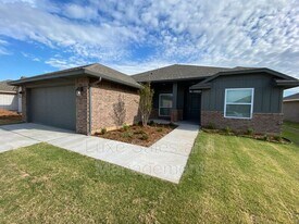 8513 NW 77th Pl in Oklahoma City, OK - Building Photo