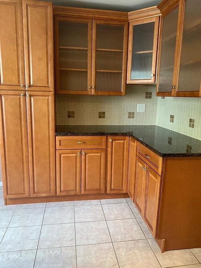 721 Stony Brook Way in North Brunswick, NJ - Building Photo - Building Photo