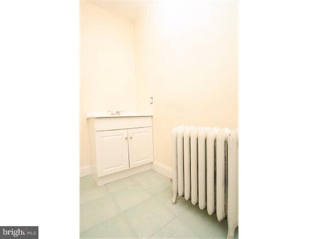 2808 W Girard Ave in Philadelphia, PA - Building Photo - Building Photo