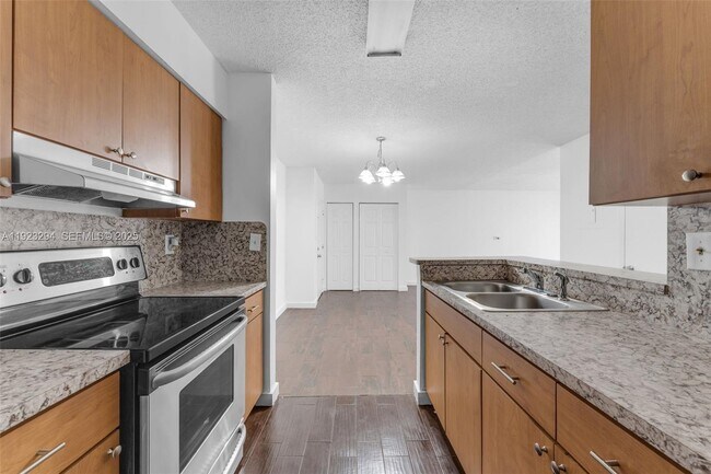 15221 SW 80th St in Miami, FL - Building Photo - Building Photo