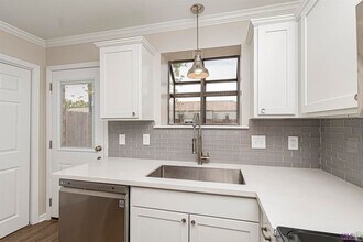 9506 Jefferson Hwy in Baton Rouge, LA - Building Photo - Building Photo