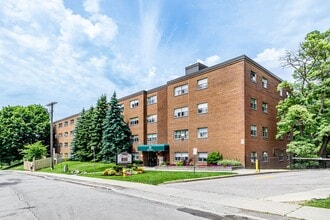 Seeley Estates in Toronto, ON - Building Photo - Building Photo
