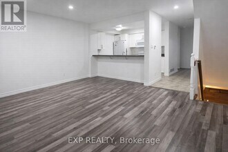 268 Blackhorne Dr in Kitchener, ON - Building Photo - Building Photo