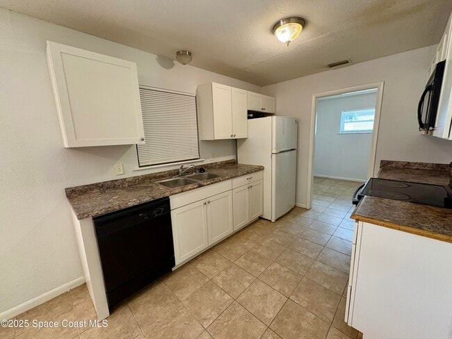 620 Key Largo Dr S in Titusville, FL - Building Photo - Building Photo