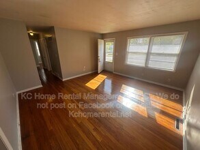 5216 NE 44th St in Kansas City, MO - Building Photo - Building Photo