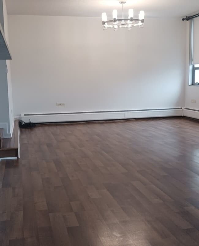 8801 W Golf Rd in Niles, IL - Building Photo - Building Photo