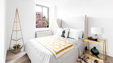 247 E 35th St, Unit 9D in New York, NY - Building Photo - Building Photo