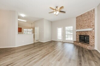 713 Crenshaw Dr in Cedar Hill, TX - Building Photo - Building Photo